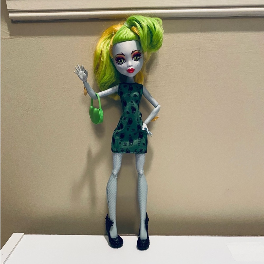 Monster High Freaky Fusions Lagoonafire Doll